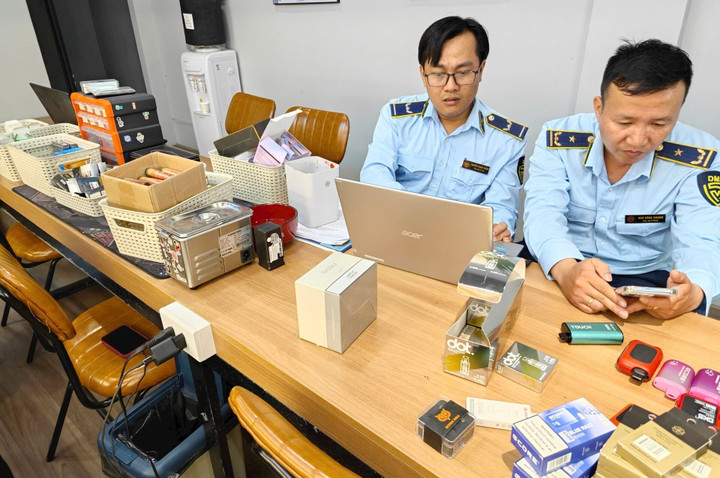 Việc xây dựng và hoàn thiện khung pháp lý về thương mại điện tử là yếu tố then chốt để phát triển bền vững hoạt động kinh tế số.