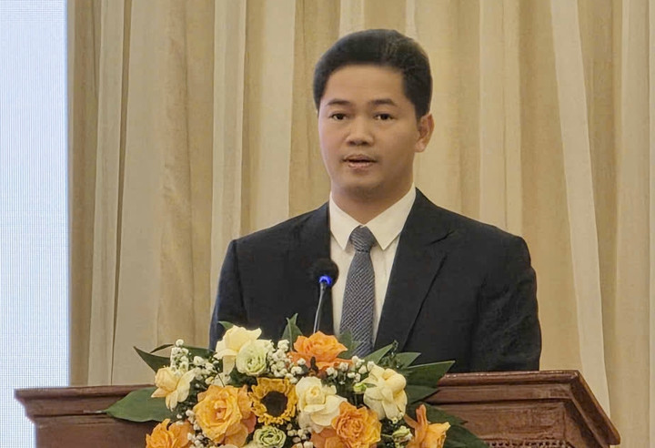 Thứ trưởng Thường trực Bộ Y tế Vũ Mạnh Hà phát biểu tại hội nghị.