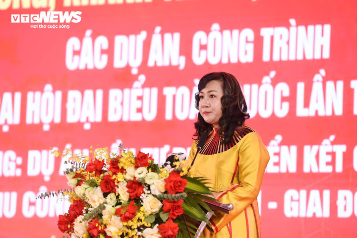 Bà Nguyễn Thị Hoà, Chủ tịch Công ty TNHH Nhân Đạt Tiến, Bắc Ninh phát biểu tại buổi lễ.