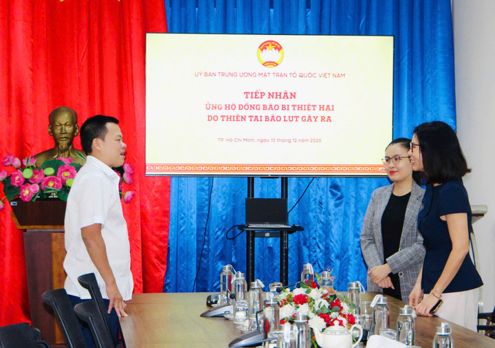 BAT Việt Nam hỗ trợ 500 triệu đồng thông qua Mặt trận Tổ quốc Việt Nam nhằm giúp người dân miền Trung sớm ổn định cuộc sống sau bão lũ.