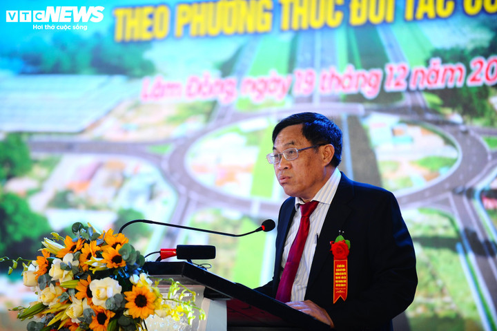 Ông Võ Ngọc Hiệp, Phó Chủ tịch UBND tỉnh Lâm Đồng phát biểu tại buổi lễ.