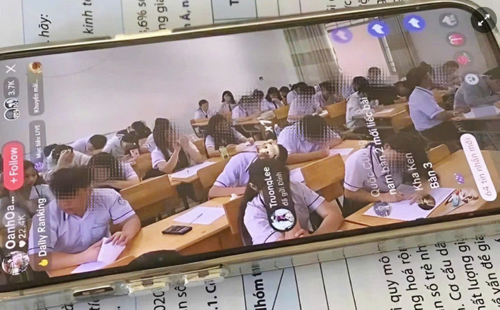 Một giáo viên tại tỉnh Đồng Nai livestream cảnh học sinh làm bài kiểm tra môn Văn trong lớp học gây xôn xao dư luận.