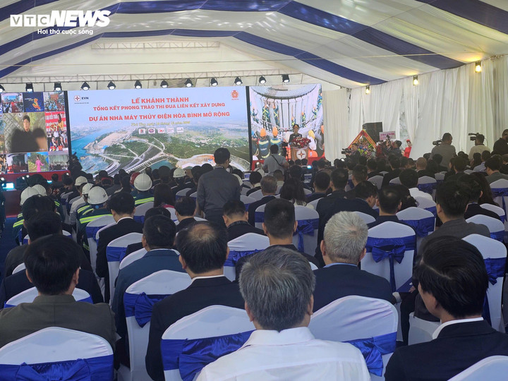Lễ khánh thành Dự án Nhà máy Thuỷ điện Hoà Bình mở rộng. (Ảnh: Phạm Duy)