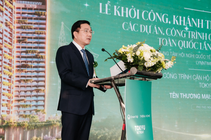 Lãnh đạo tỉnh Phú Thọ phát biểu trong lễ khởi công sáng ngày 19/12.