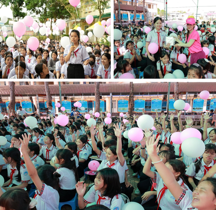 Nữ sinh hào hứng tham gia chia sẻ, thảo luận với chuyên gia về các vấn đề tuổi dậy thì đang gặp phải.