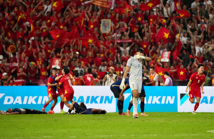 Tờ báo cho rằng danh hiệu "số 1 Đông Nam Á" chỉ còn là ảo tưởng cần được phá vỡ.