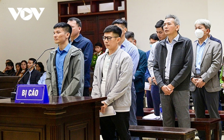 Các bị cáo tại phiên phúc thẩm.