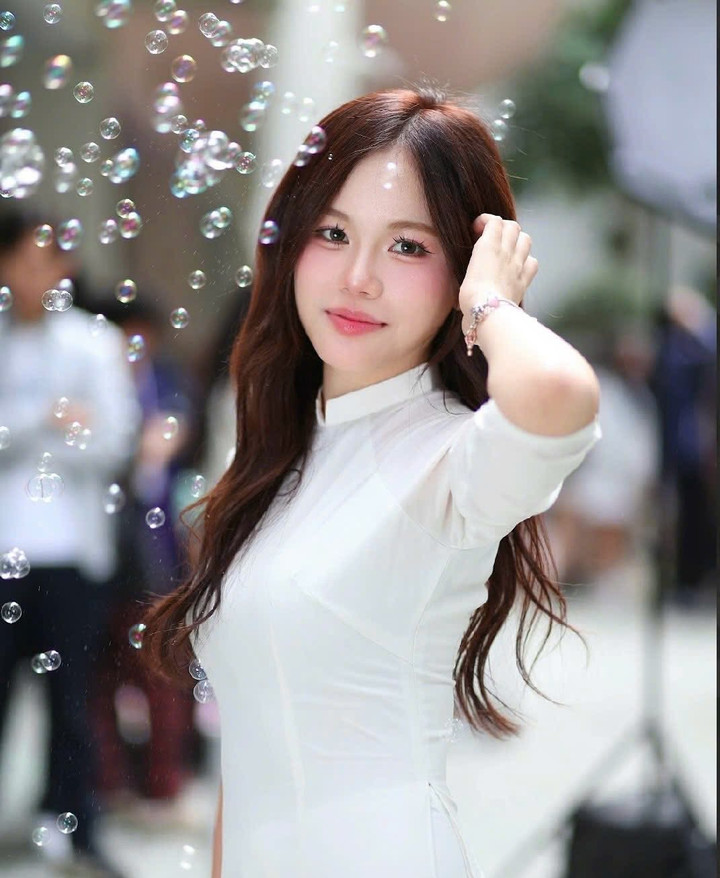 Hà Bảo Trân, học sinh lớp 12A6 Trường THPT Chuyên Ngoại ngữ.