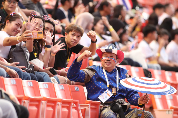 Lễ bế mạc không có nhiều vận động viên của các đoàn thể thao tham dự. Hầu hết các đội tuyển Việt Nam đã về nước sau khi kết thúc nhiệm vụ. Thông thường, các đoàn chỉ để lại một vài quan chức đại diện và các vận động viên thi đấu muộn.