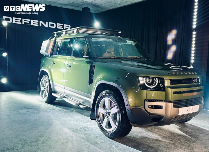 Defender 110 S 3.0 P400 MHEV cùng gói nâng cấp. (Ảnh: Mạnh Hùng)