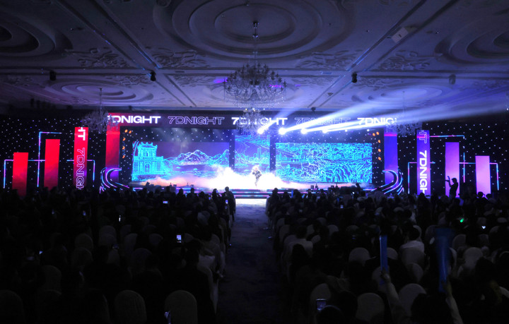 Rapper 7dnight với phần trình diễn đầy cảm xúc và bùng nổ.