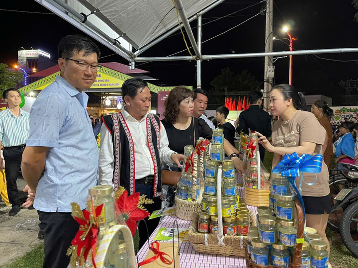 Nâng cao chất lượng chợ thúc đẩy tiêu thụ hàng hoá.