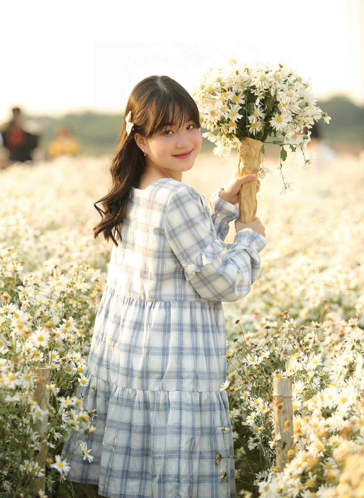 Em Thái Hồng Quỳnh Chi, học sinh lớp 11 Hoá 1 trường THPT Chuyên Hà Nội - Amsterdam vừa xuất sắc đạt điểm SAT tuyệt đối 1600. (Ảnh: NVCC)