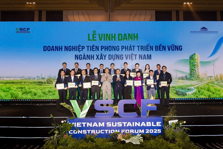 Giải thưởng Doanh nghiệp tiên phong phát triển bền vững ngành xây dựng Việt Nam.