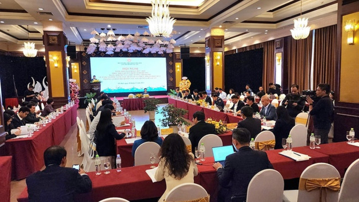 Toàn cảnh hội nghị.