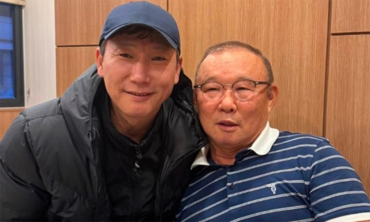 Ông Park Hang-seo không chỉ là tiền nhiệm mà còn là thầy cũ của huấn luyện viên Kim Sang-sik.