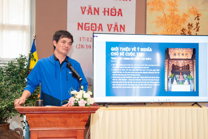 Đại diện hội Nghệ sĩ Nhiếp ảnh Việt Nam phát biểu khai mạc Cuộc thi ảnh Phật Giáo trong đời sống lần thứ 3.