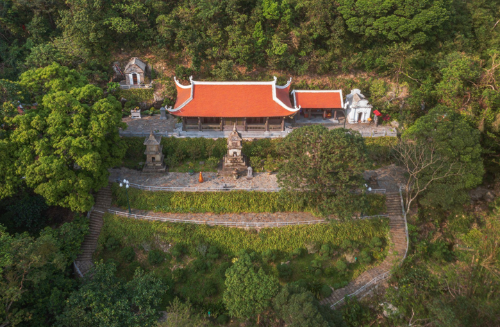 Vẻ đẹp của Am Chùa Ngọa Vân.