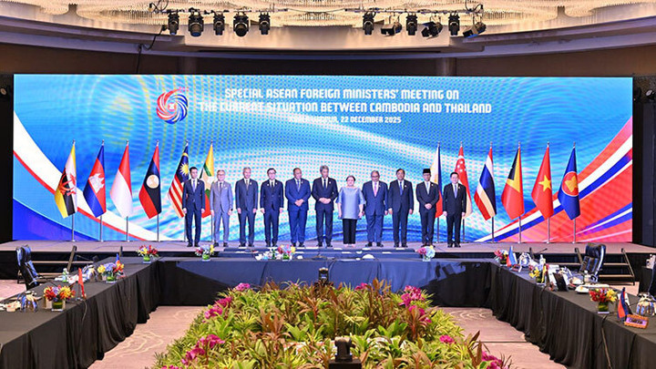 ASEAN kêu gọi Thái Lan - Campuchia kiềm chế, tiếp tục các cuộc đàm phán.