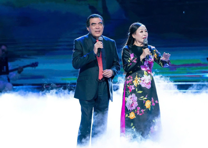 NSND Trung Đức, NSND Thu Hiền sẽ hoà giọng trong chương trình.