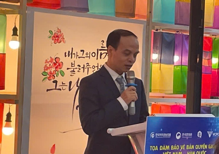 Phó Cục trưởng Cục Bản quyền tác giả Lê Minh Tuấn phát biểu khai mạc toạ đàm.