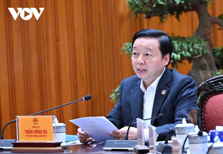 Phó Thủ tướng Trần Hồng Hà phát biểu tại phiên họp.