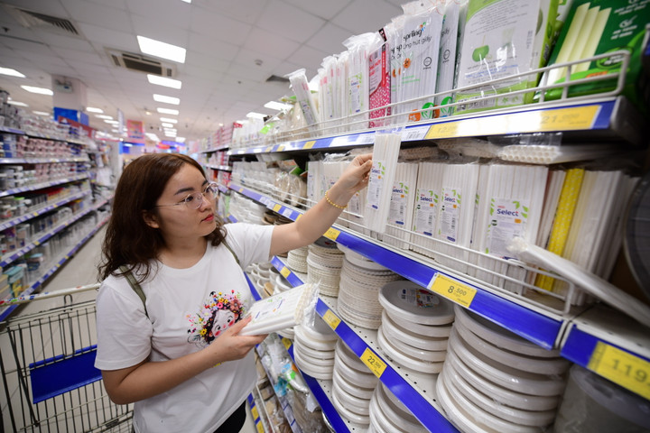 Saigon Co.op kinh doanh 100% ly, đĩa... chất liệu thân thiện môi trường định hướng tiêu dùng xanh trong cộng đồng.