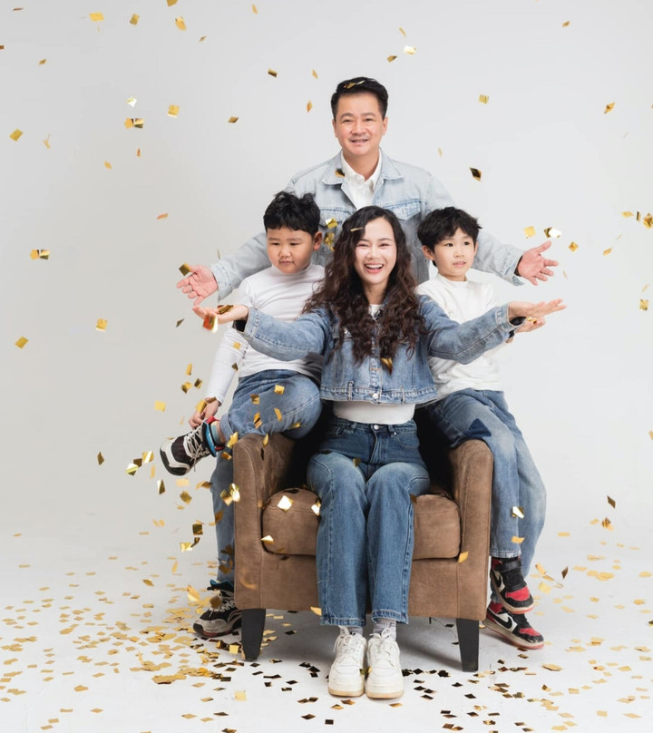 Gia đình nhỏ của diễn viên Huyền Sâm và NSƯT Đới Quân.