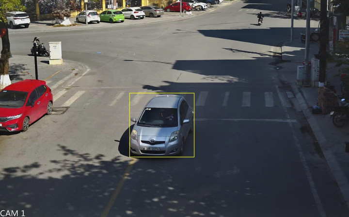 Xe ô tô lấn làn.