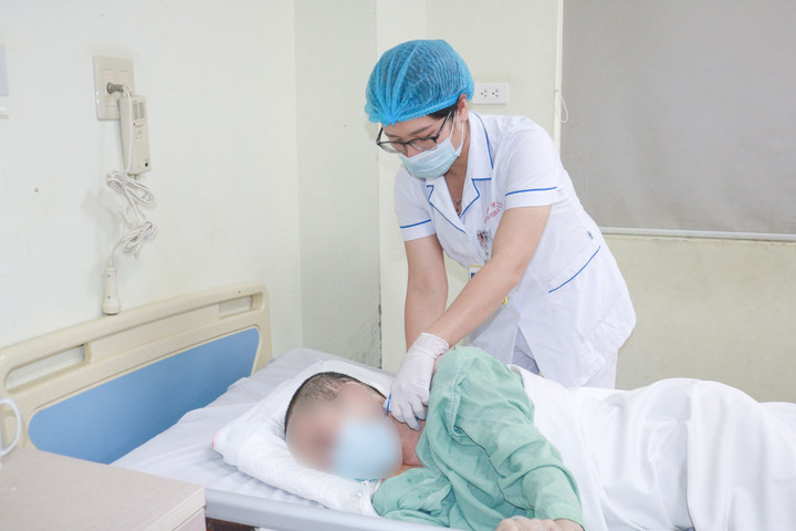 Chị N đang được điều trị tại bệnh viện E.