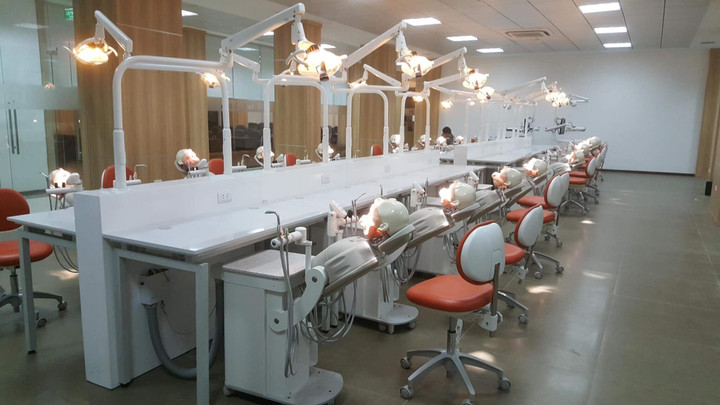 Hệ thống labo đầy đủ, hiện đại của khoa Răng Hàm Mặt - HUBT.