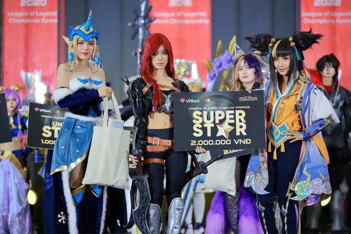 Thí sinh giành giải Cosplay Parade Super Star.