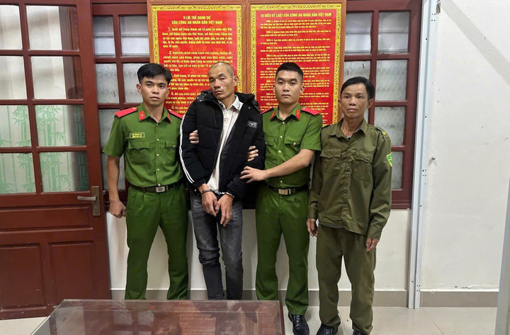 Nguyễn Quang Hòa bị bắt giữ. (Ảnh: C.A)