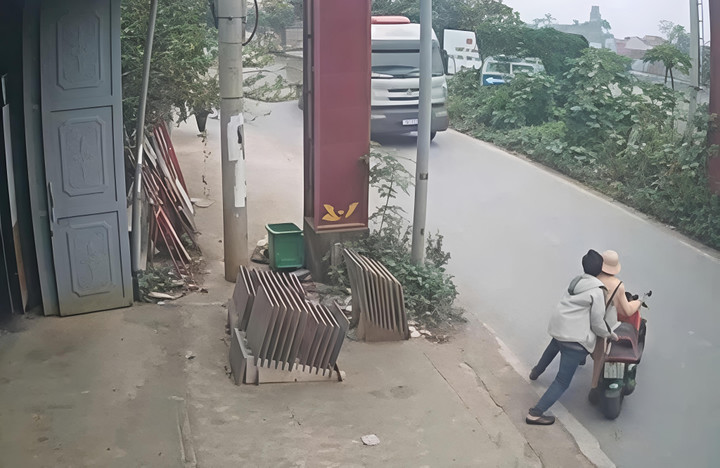 Đặng Từ Thịnh đẩy chiến sĩ CSGT ra trước đầu xe tải đang lao tới.