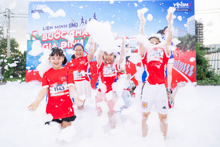 Những trạm thử thách sáng tạo ở giải chạy.