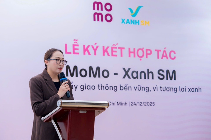 Đại diện Xanh SM, bà Trần Phương Thảo - Phó Tổng giám đốc Khối Kinh doanh và Marketing toàn cầu - phát biểu tại sự kiện.