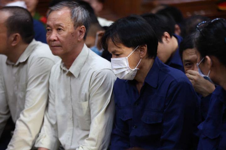 Các bị cáo tại phiên toà.