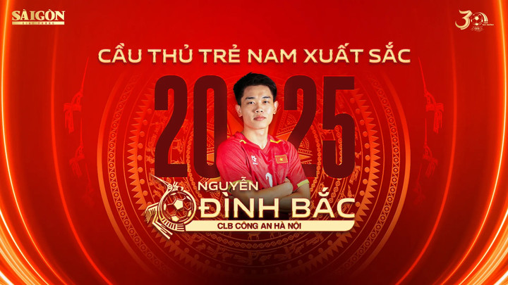 Nguyễn Đình Bắc giành giải Cầu thủ trẻ xuất sắc nhất.