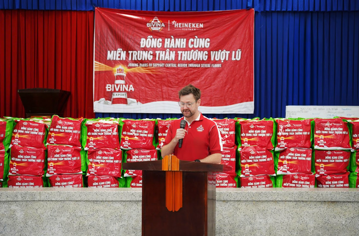 Ông James Crampton – Giám đốc Ngoại vụ Cấp Cao HEINEKEN Việt Nam.