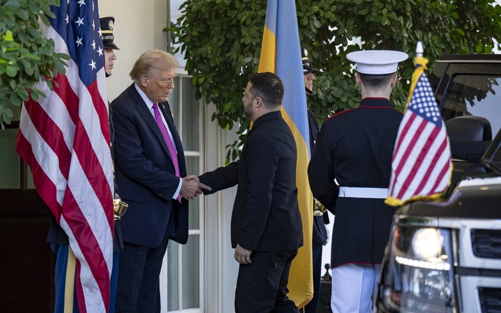 Hai tổng thống Donald Trump của Mỹ và Volodymyr Zelensky của Ukraine trong một cuộc gặp gỡ tại Nhà Trắng hồi tháng 10/2025. (Ảnh: Nhà Trắng)