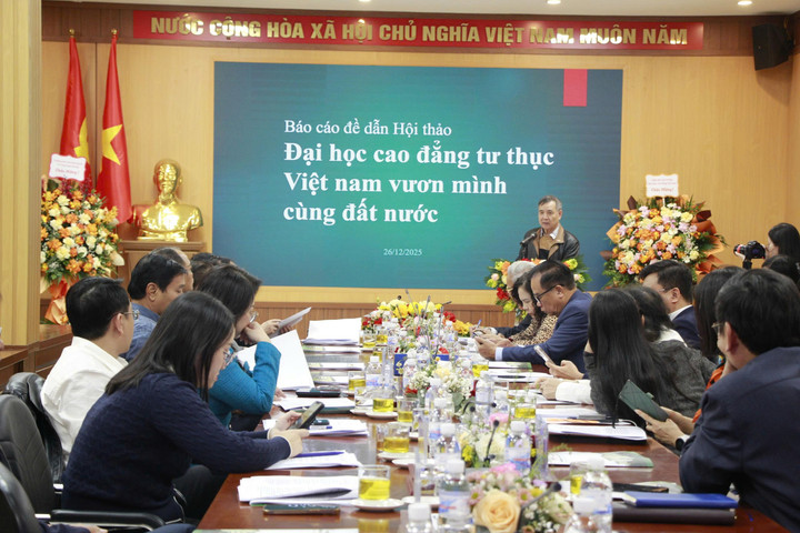 Tiến sĩ Lê Trường Tùng - Phó Chủ tịch Hiệp hội các trường đại học, cao đẳng Việt Nam, Chủ nhiệm Câu lạc bộ Khối các trường đại học, cao đẳng tư thục phát biểu.