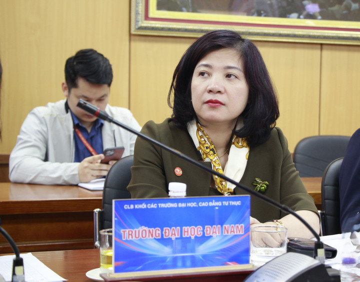 PGS.TS. Đào Thị Thu Giang, Hiệu trưởng Trường Đại học Đại Nam, có những chia sẻ tại tọa đàm.