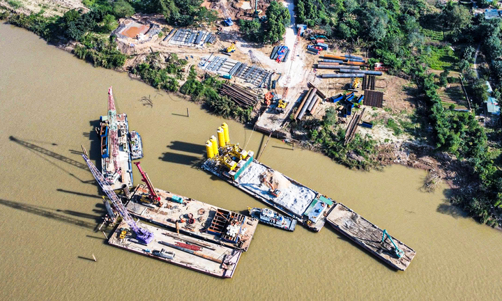 Thi công dự án cầu Trần Hưng Đạo.