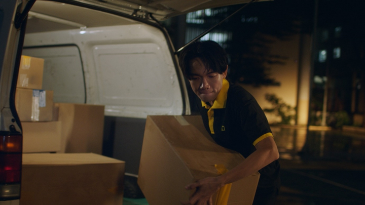 Thanh Vil duy trì nhiều công việc để có đủ tài chính theo đuổi đam mê âm nhạc của mình.