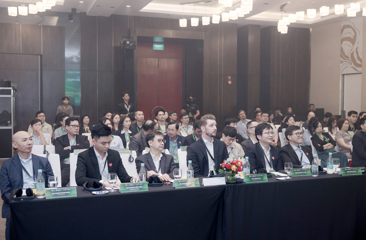 Toàn cảnh Hội nghị khoa học Kỹ thuật Phaco không dao 2025 với sư tham gia của các chuyên gia, bác sĩ trong nước và quốc tế. (ẢNH: MSG)