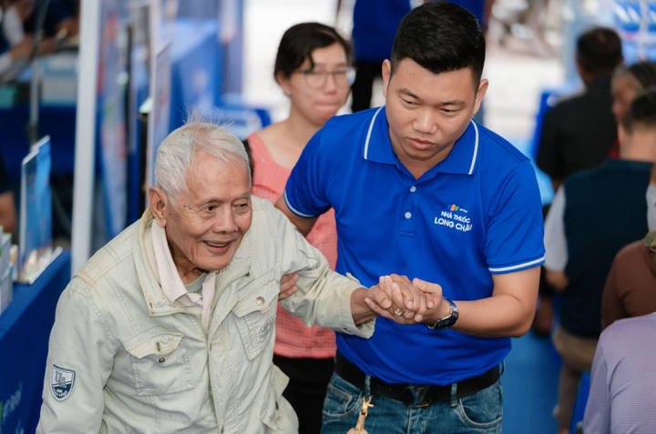 Sức khỏe người dân là trung tâm trong mọi hoạt động.