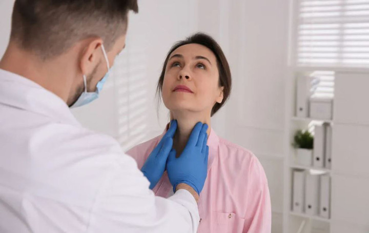 Nhiều bệnh nhân ung thư tuyến giáp có yếu tố di truyền. (Ảnh minh họa)
