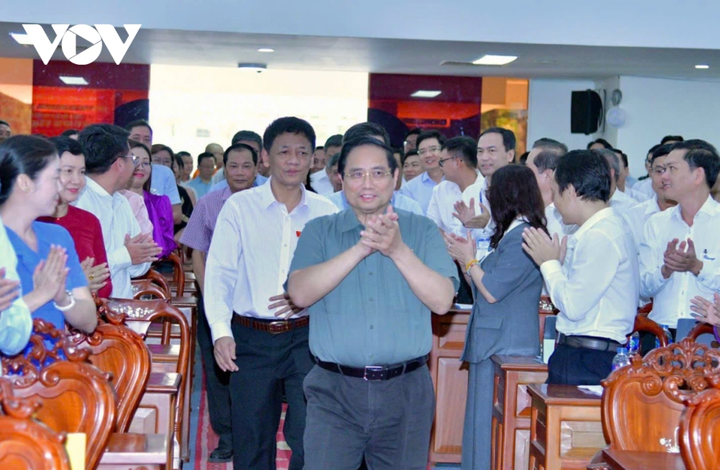 Thủ tướng Phạm Minh Chính tiếp xúc cử tri thành phố Cần Thơ.