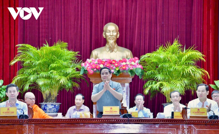 Thủ tướng biểu dương thành phố Cần Thơ và các bộ, ngành, cơ quan đã triển khai nghiêm túc các chỉ đạo của Thủ tướng cách đây hơn 2 tháng.