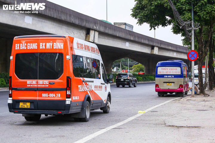 Bất chấp 'mắt thần' AI, xe khách vẫn ngang nhiên dừng đón trả khách giữa đường - 15